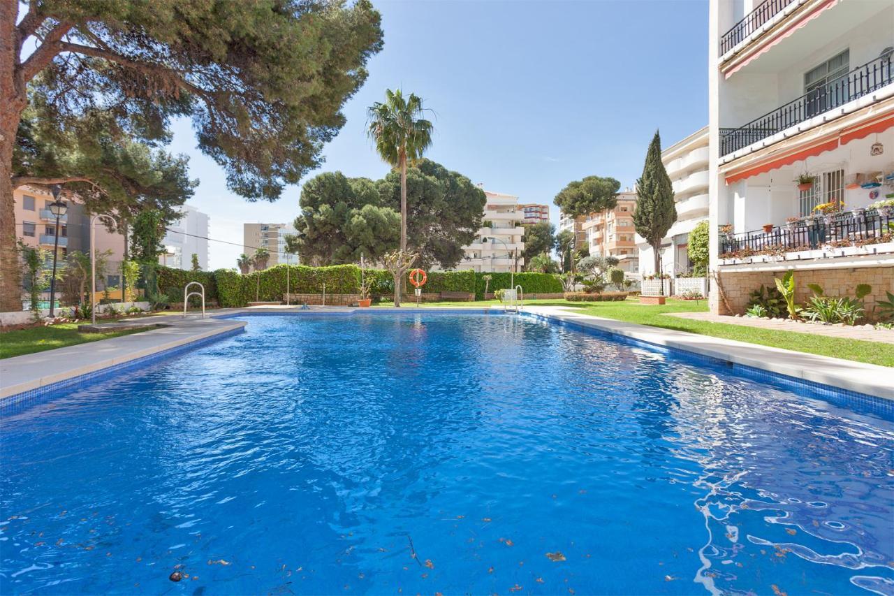 Apartment With Sea View Benalmadena Bagian luar foto