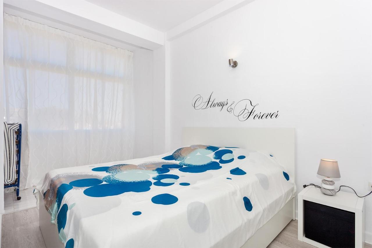 Apartment With Sea View Benalmadena Bagian luar foto